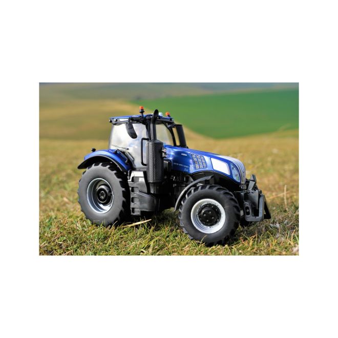 Britains New Holland T8.435 Tractor - image 2