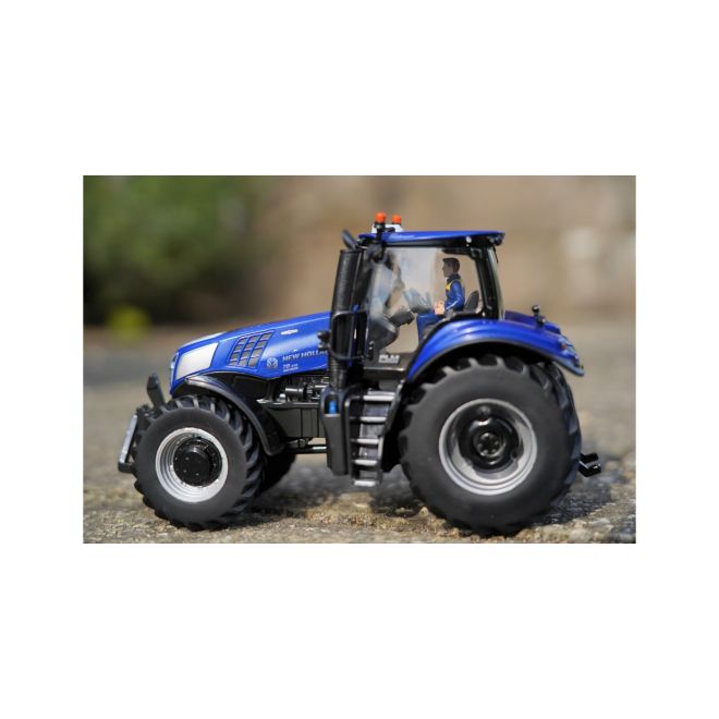 Britains New Holland T8.435 Tractor - image 3